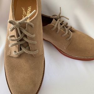 Walk-over shoes for her women’s size 5.5 tan suede